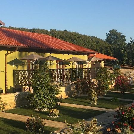 Agriturismo Da Mamma 알바 외부 사진