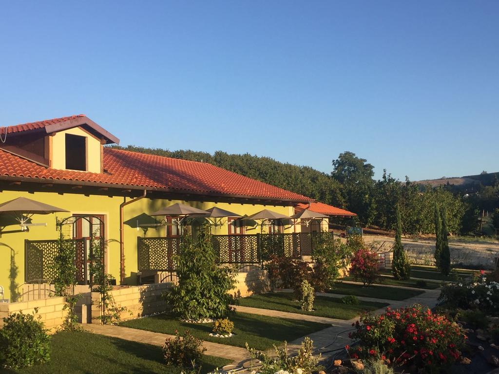 Agriturismo Da Mamma 알바 외부 사진