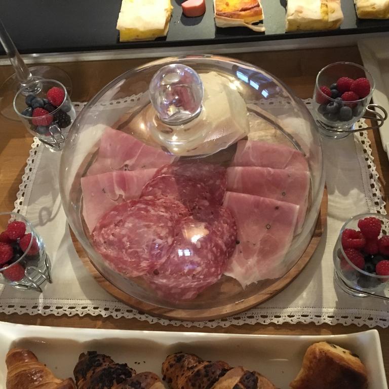 Agriturismo Da Mamma 알바 외부 사진