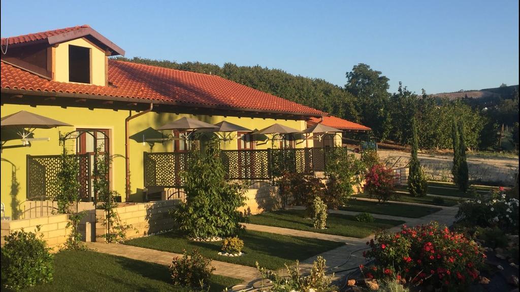 Agriturismo Da Mamma 알바 외부 사진