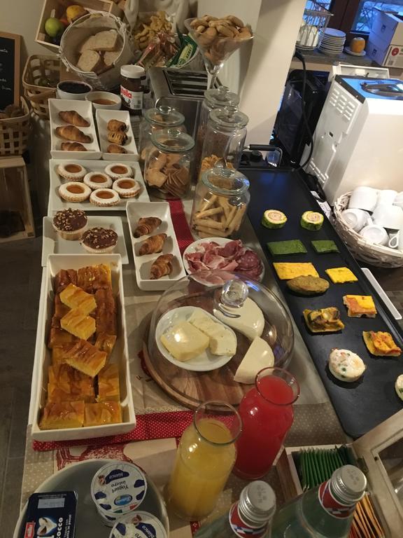 Agriturismo Da Mamma 알바 외부 사진