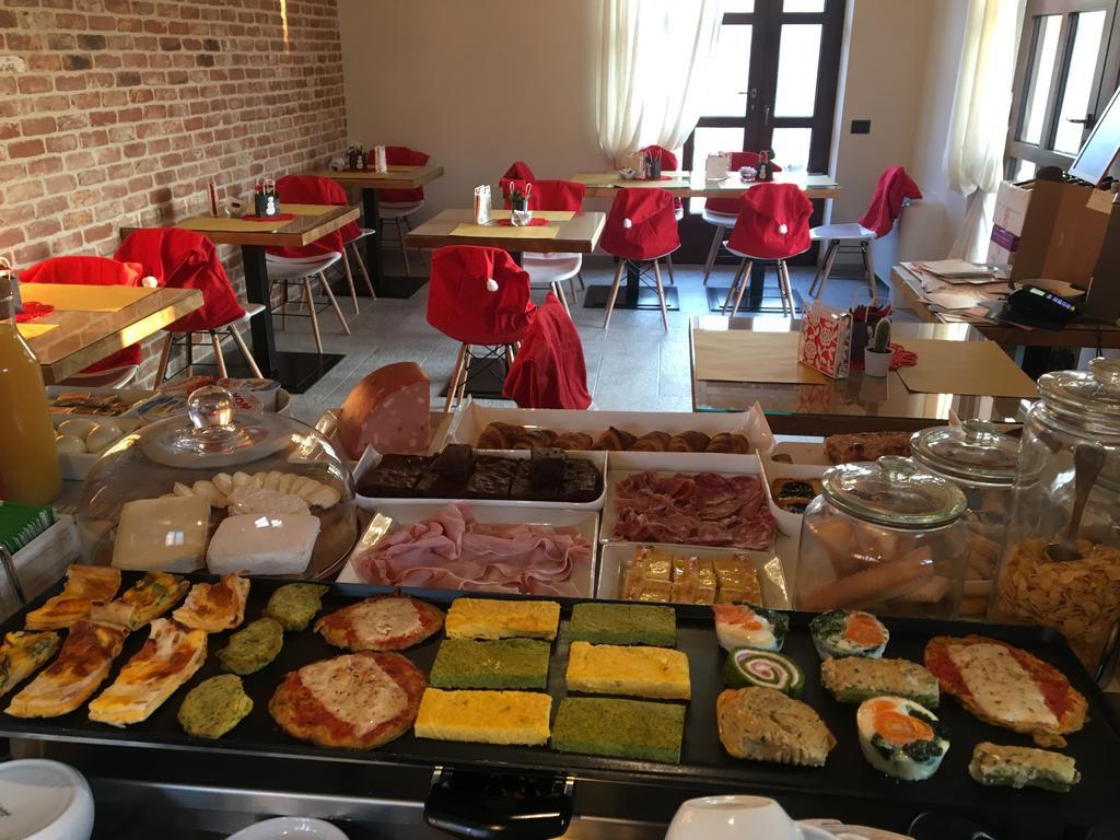 Agriturismo Da Mamma 알바 외부 사진
